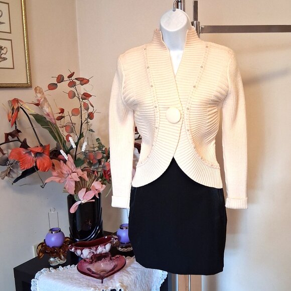 NWT Woman's Yellow One Button Knit Shrug Open Front Cardigan Lightweight Sweater - Picture 8 of 9